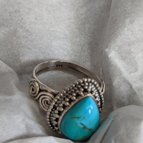 Arizona Mohave Turquoise .925 Silver Ring, size 8 - Picture 5 of 9